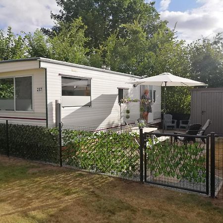 Stacaravan Op 5 Sterren Vakantiepark De Kuilart Friesland Aan Het Meer Met Zwembad 5P 237 Koudum Exterior foto